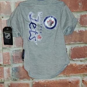 3 For $30…..Dog tee Winnipeg Jets (NWT)